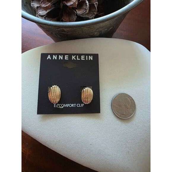 Anne Klein Gold-Tone Ridged Button EZ Comfort Clip-On earrings, NEW - Picture 3 of 3